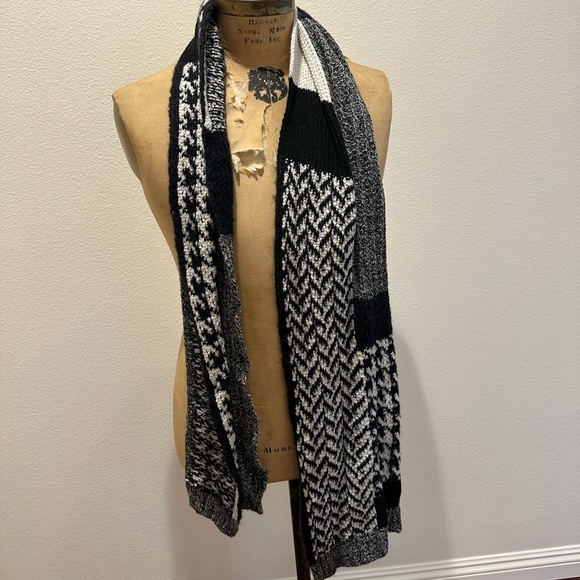 Lauren Ralph Lauren Wool Blend Knit Scarf - Picture 3 of 3